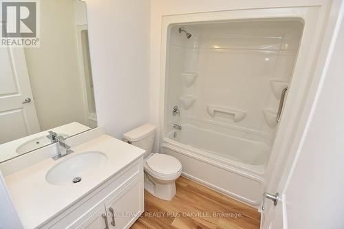 422 - 1936 Rymal Road E, Hamilton, ON - Indoor Photo Showing Bathroom