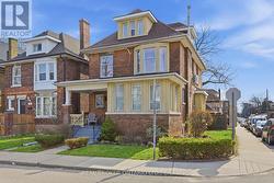 2 - 65 FAIRHOLT ROAD S Hamilton, ON L8M 2T5