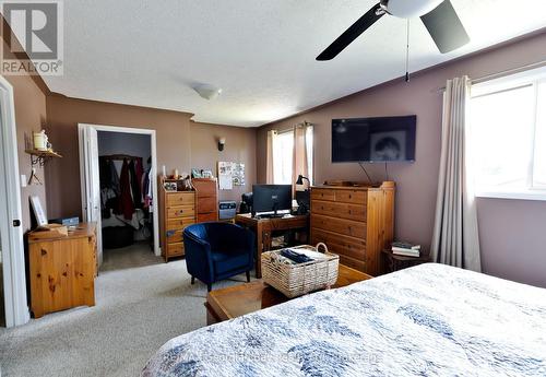 5 Easton Avenue, Tay (Port Mcnicoll), ON - Indoor Photo Showing Bedroom