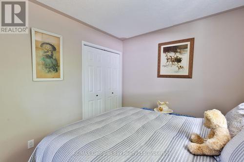 5 Easton Avenue, Tay (Port Mcnicoll), ON - Indoor Photo Showing Bedroom