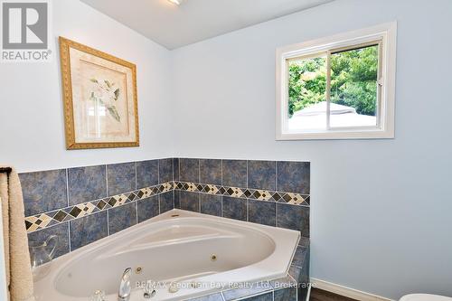 5 Easton Avenue, Tay (Port Mcnicoll), ON - Indoor Photo Showing Bathroom