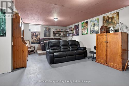 5 Easton Avenue, Tay (Port Mcnicoll), ON - Indoor