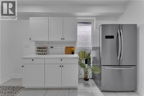 237 West Avenue N, Hamilton, ON - Indoor Photo Showing Kitchen
