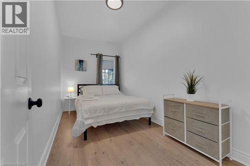 237 West Avenue N, Hamilton, ON - Indoor Photo Showing Bedroom