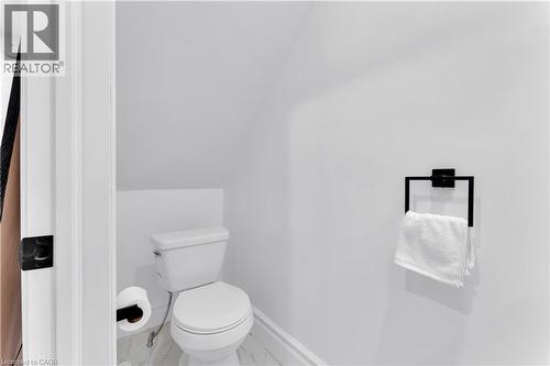 237 West Avenue N, Hamilton, ON - Indoor Photo Showing Bathroom