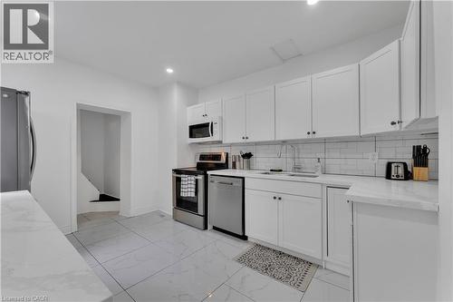 237 West Avenue N, Hamilton, ON - Indoor Photo Showing Kitchen