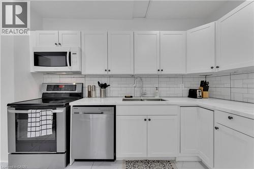 237 West Avenue N, Hamilton, ON - Indoor Photo Showing Kitchen