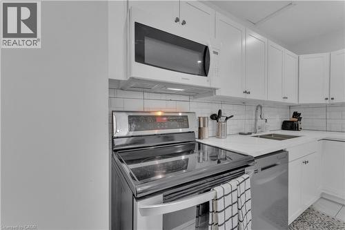 237 West Avenue N, Hamilton, ON - Indoor Photo Showing Kitchen