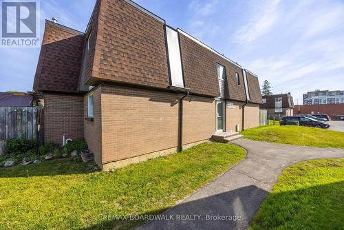 67 - 392 GARDEN GLEN PRIVATE  Ottawa, ON K2G 1E4