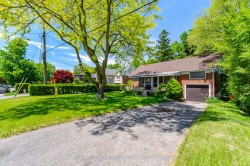 16 King Georges Drive Toronto, ON M6M 2G9