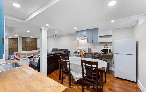 12 Hewitt Crescent, Ajax, ON - Indoor Photo Showing Kitchen