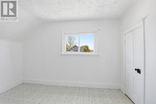 156 Walnut St, Sault Ste. Marie, ON - Indoor Photo Showing Other Room
