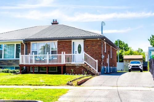 4 Thrush Road, Toronto, ON 