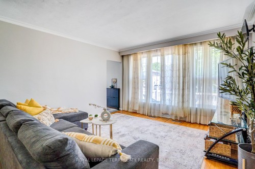 4 Thrush Road, Toronto, ON 