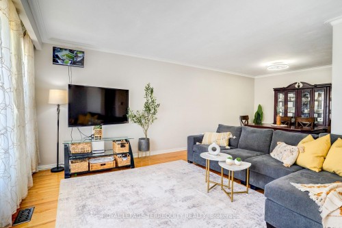 4 Thrush Road, Toronto, ON 