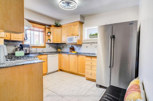 4 Thrush Road, Toronto, ON 