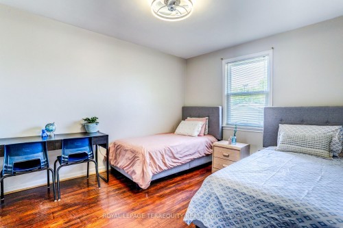 4 Thrush Road, Toronto, ON 