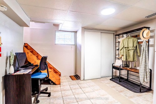 4 Thrush Road, Toronto, ON 