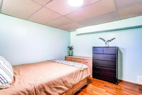 4 Thrush Road, Toronto, ON 