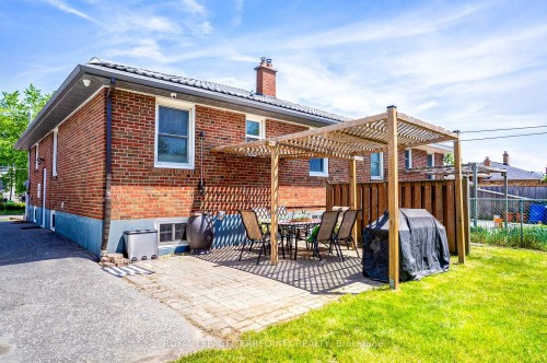 4 Thrush Road, Toronto, ON 