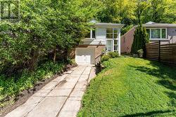 78 GLEN DAVIS CRESCENT Toronto, ON M4E 1X5