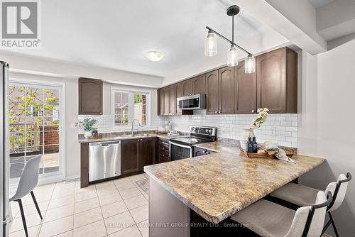 17 Edison Way, Whitby, ON - Indoor Photo Showing Kitchen With Stainless Steel Kitchen With Upgraded Kitchen