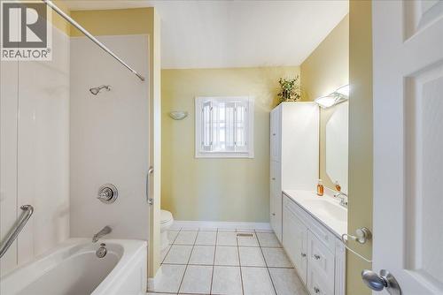 426 Austad Lane, Trail, BC - Indoor Photo Showing Bathroom
