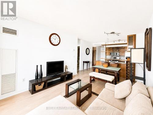1008 - 10 Navy Wharf Court, Toronto, ON - Indoor Photo Showing Other Room