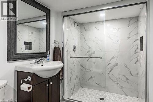 67 Gage Avenue N, Hamilton, ON - Indoor Photo Showing Bathroom