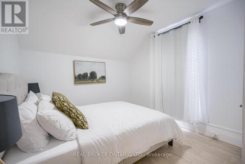 8 Elizabeth Street, St. Catharines, ON - Indoor Photo Showing Bedroom