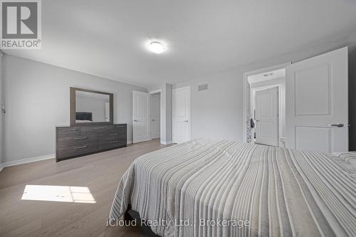 795 Robert Ferrie Drive, Kitchener, ON - Indoor Photo Showing Bedroom