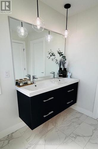 176 Winlow Way, Middlesex Centre, ON - Indoor Photo Showing Bathroom