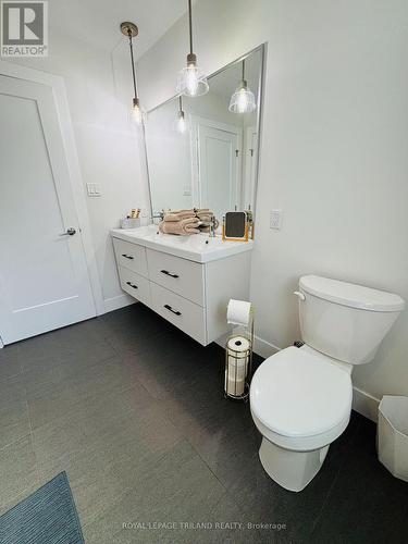 176 Winlow Way, Middlesex Centre, ON - Indoor Photo Showing Bathroom