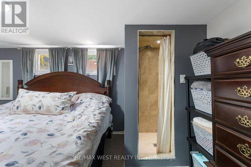 16731 Leslie Hill Road, Halton Hills, ON - Indoor Photo Showing Bedroom