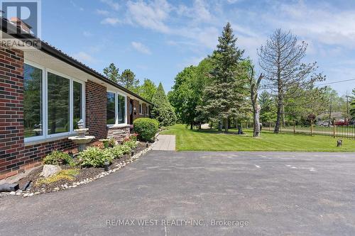 16731 Leslie Hill Road, Halton Hills, ON - Outdoor