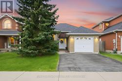 90 BLOOM AVENUE Clarington (Newcastle), ON L1B 1N6