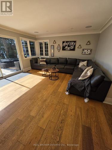 943 Barry Avenue, Innisfil, ON 