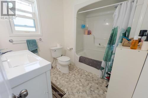 2868 June Road, Port Colborne (Sherkston), ON - Indoor Photo Showing Bathroom