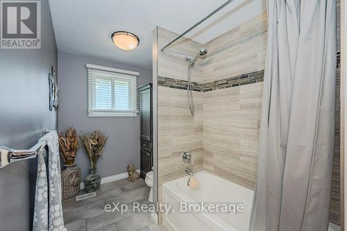 Upper Floor Bathroom - 8 Malvern Crescent, Guelph (Pineridge/Westminster Woods), ON 