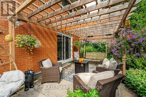8 Malvern Crescent, Guelph (Pineridge/Westminster Woods), ON 