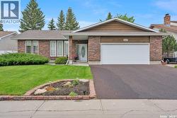 15 Dalhousie WAY  Regina, SK S4V 0A1