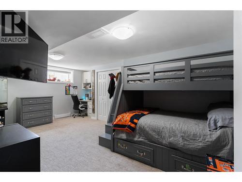 2060 Bennett Road, Kelowna, BC - Indoor Photo Showing Bedroom
