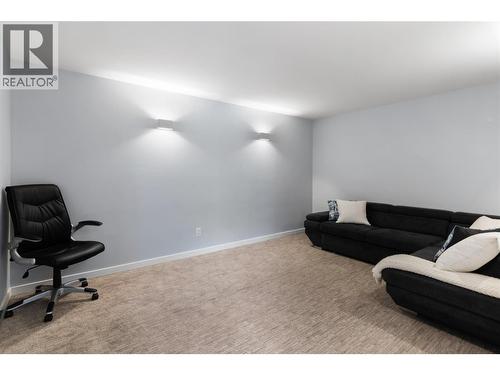 2060 Bennett Road, Kelowna, BC - Indoor