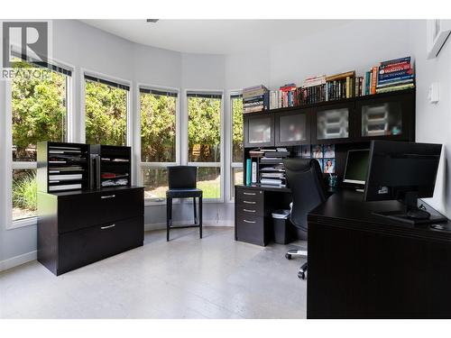 2060 Bennett Road, Kelowna, BC - Indoor Photo Showing Office
