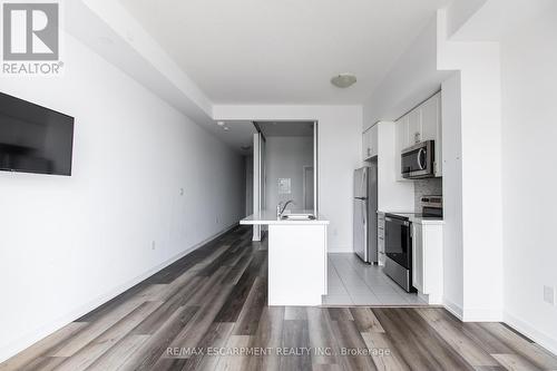 416 - 450 Dundas Street E, Hamilton, ON - Indoor Photo Showing Kitchen