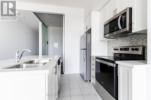 416 - 450 Dundas Street E, Hamilton, ON - Indoor Photo Showing Kitchen With Stainless Steel Kitchen With Double Sink