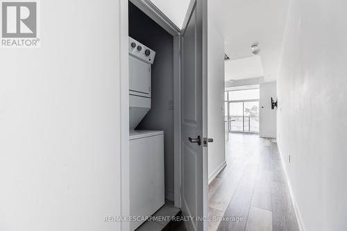 416 - 450 Dundas Street E, Hamilton, ON - Indoor Photo Showing Laundry Room