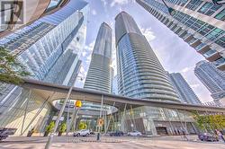 3001 - 12 YORK STREET Toronto, ON M5J 2Z2