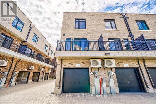 27 Spruce Pines Crescent, Toronto, ON 