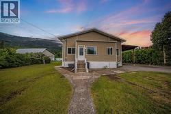 309 12th Avenue Genelle, BC V0G 1G0